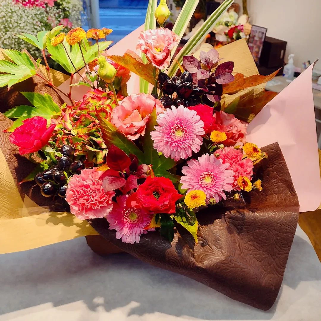 お祝いの秋色アレンジメント💐
