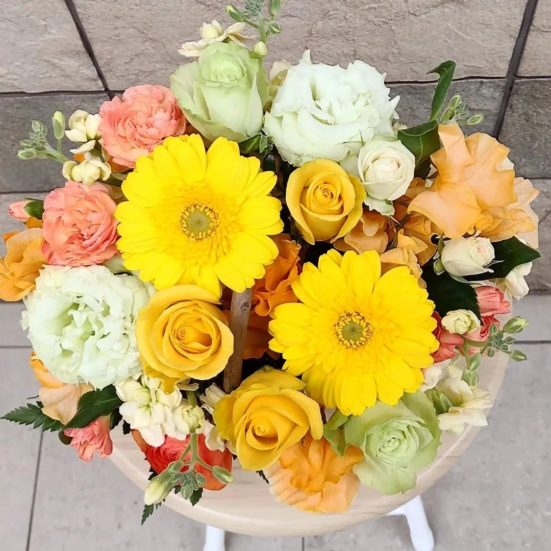 ビタミンカラーのアレンジメント💐