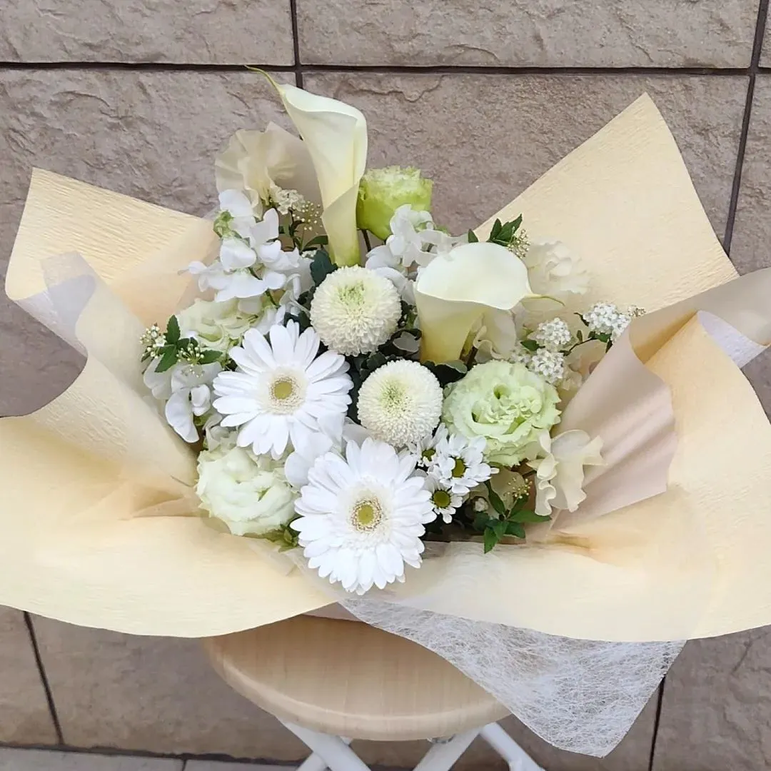 お悔やみ用フラワーアレンジメント