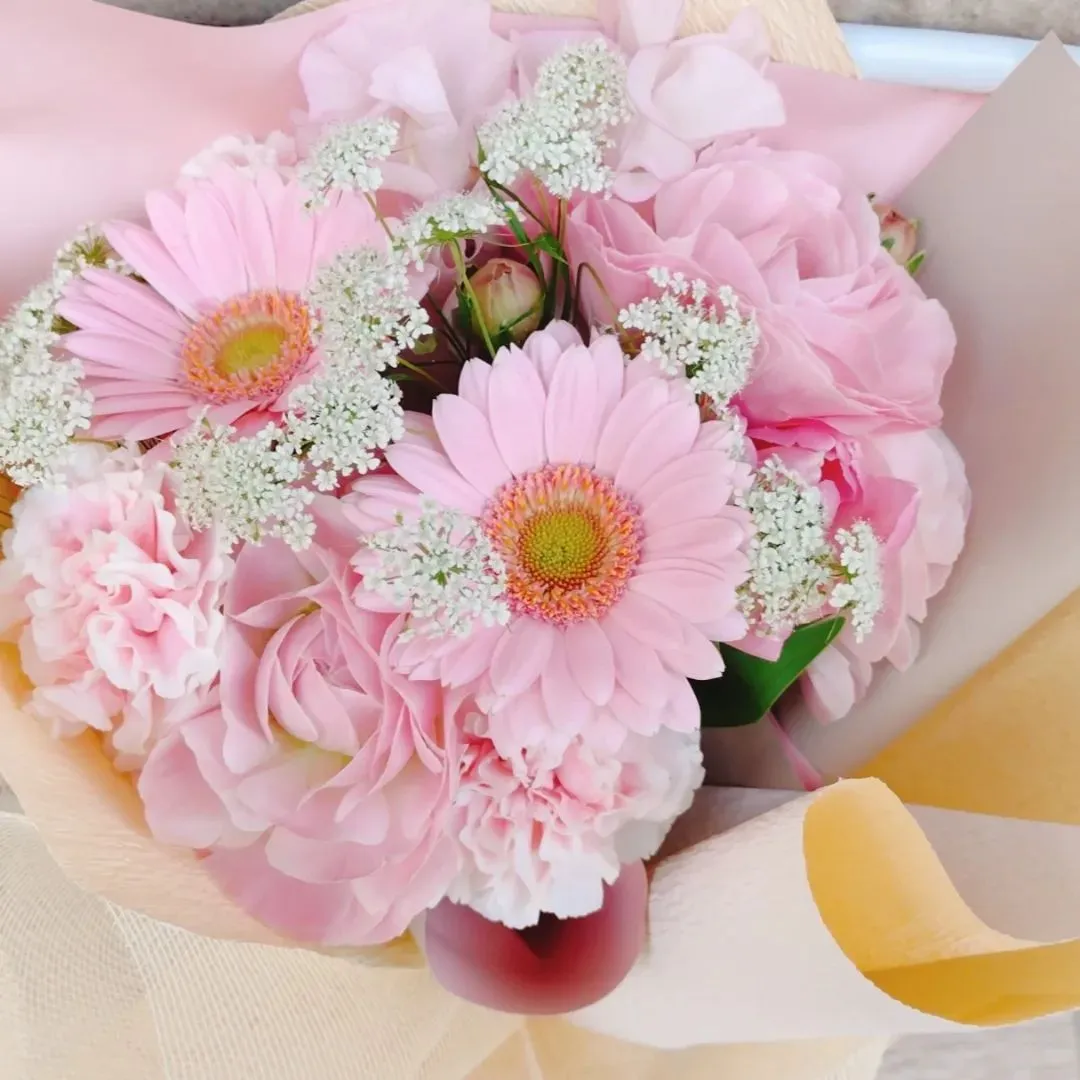 ご結婚お祝い花束💐