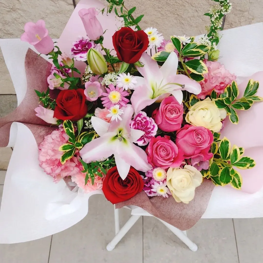 お誕生日お祝いのアレンジメント💐