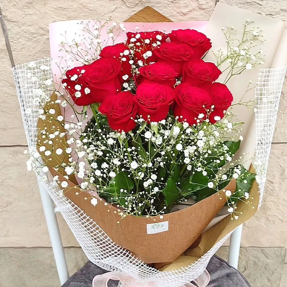 プロポーズ用、ダズンローズのブーケをレストランにお届けしまし...