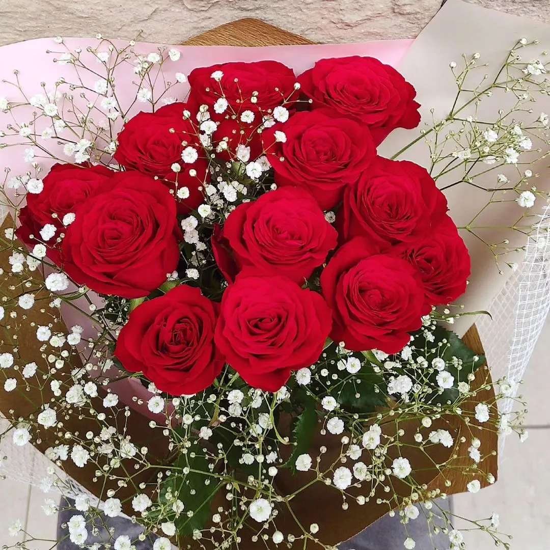 プロポーズ用、ダズンローズのブーケをレストランにお届けしまし...