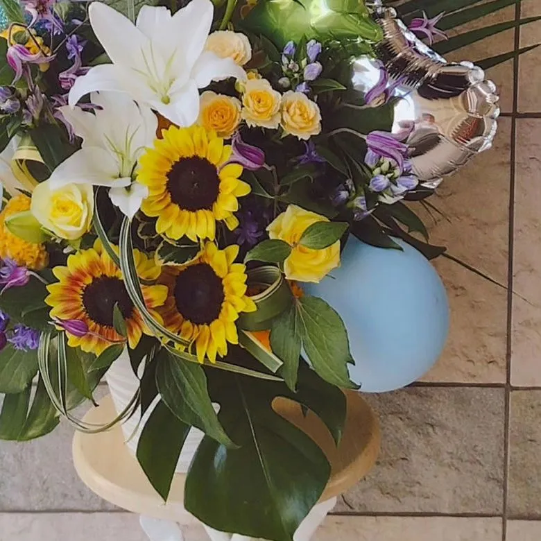 ライブのお祝いにご注文頂きました。