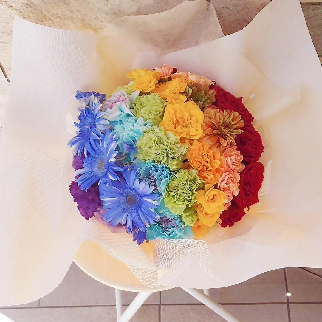 7周年のお祝いのアレンジメントです。