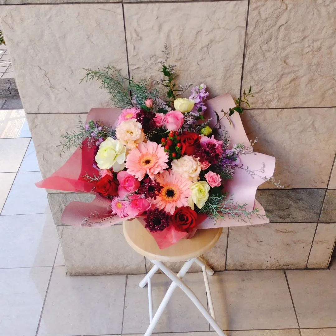 女優さんのお誕生日用に、ご注文頂きました。