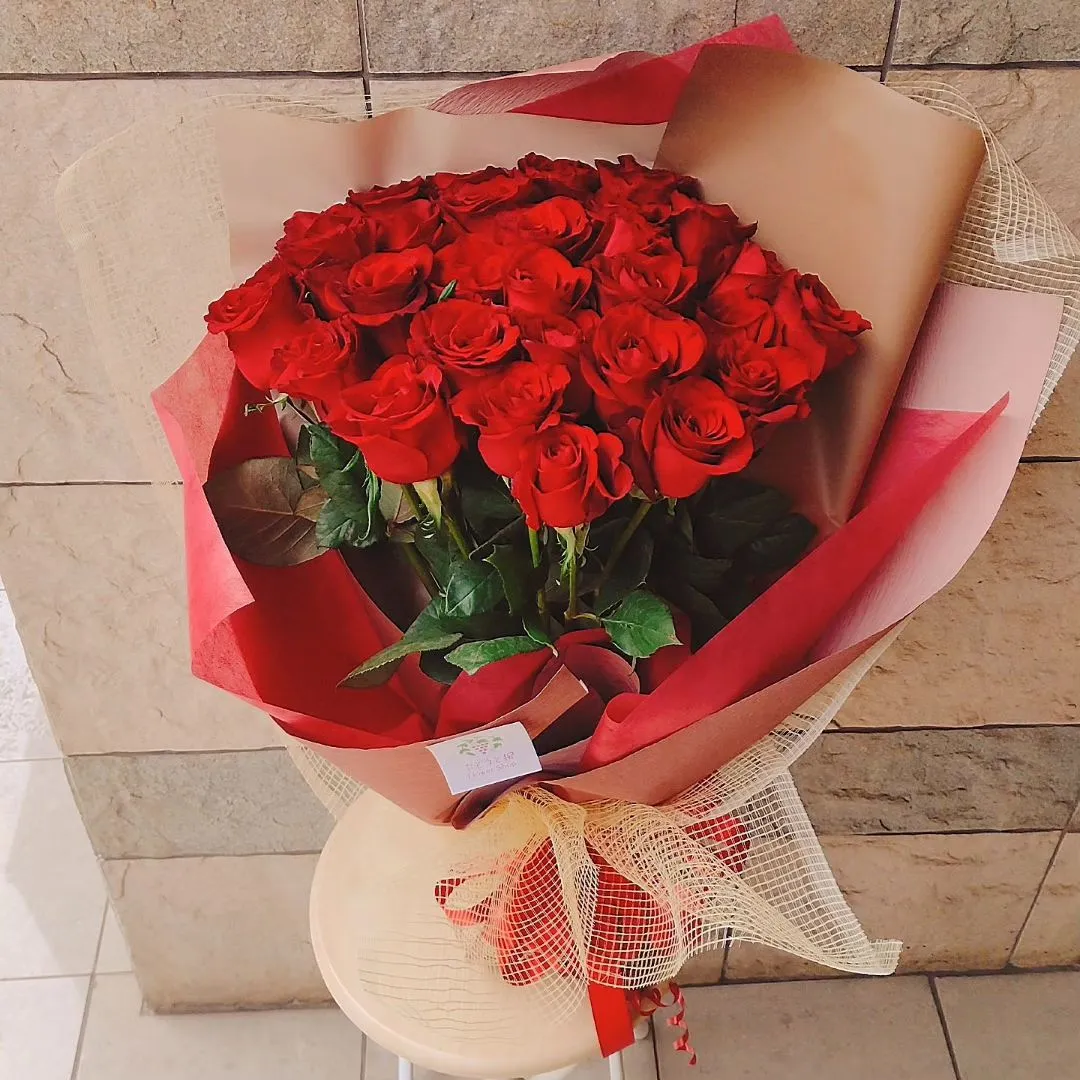 ご結婚記念日に、30本のバラの花束のご注文頂きました🌹