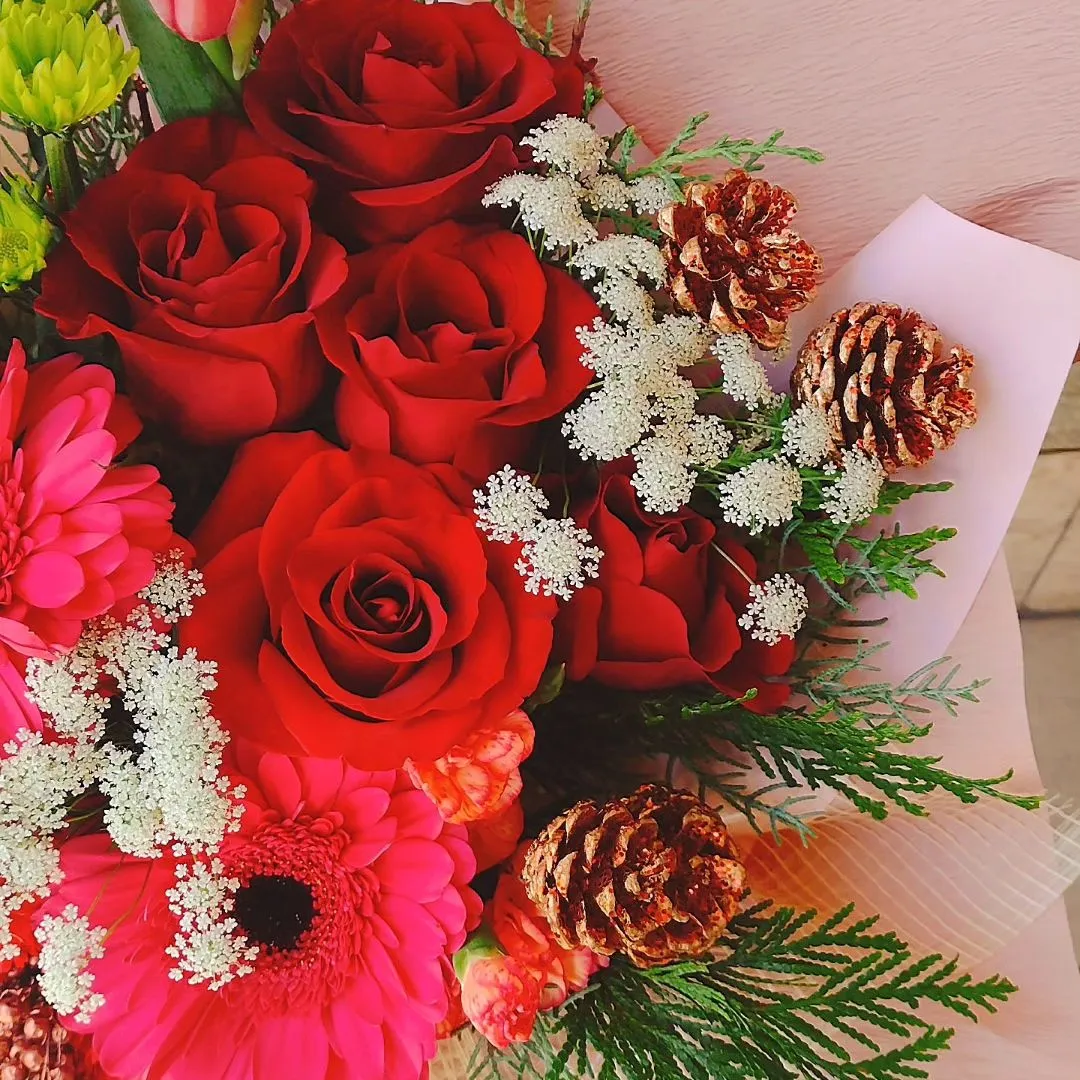 レストランの周年のお祝いにご注文頂きました。