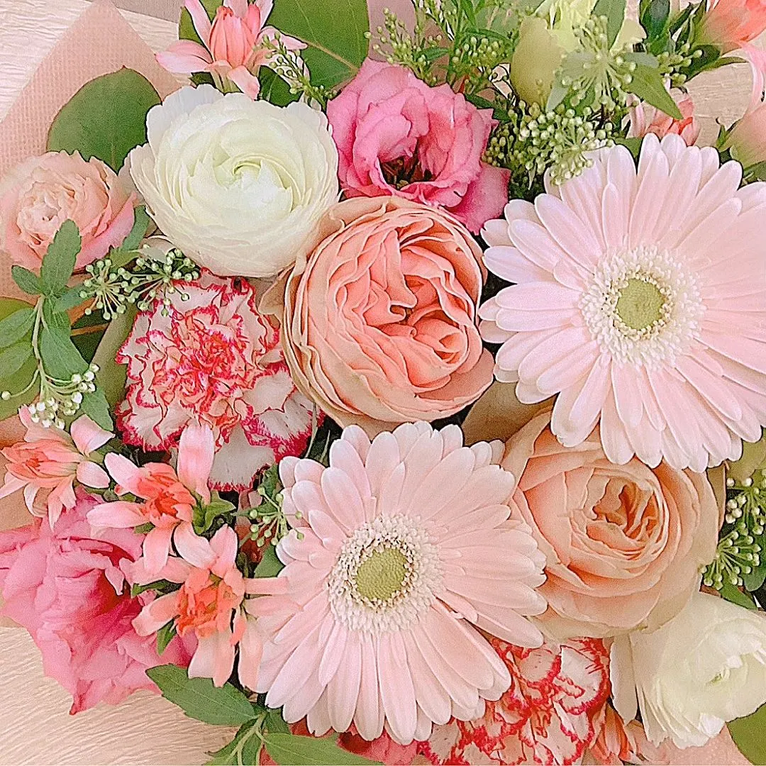 お花の好きなお母さまの誕生日に。