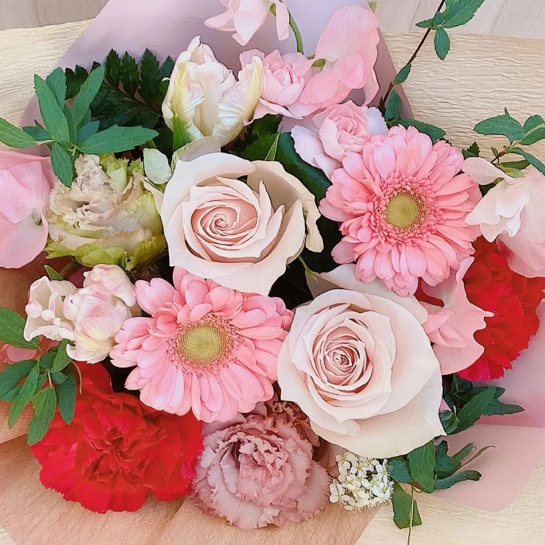 おめでたいお祝いごとに、華やかな彩りを添えます。