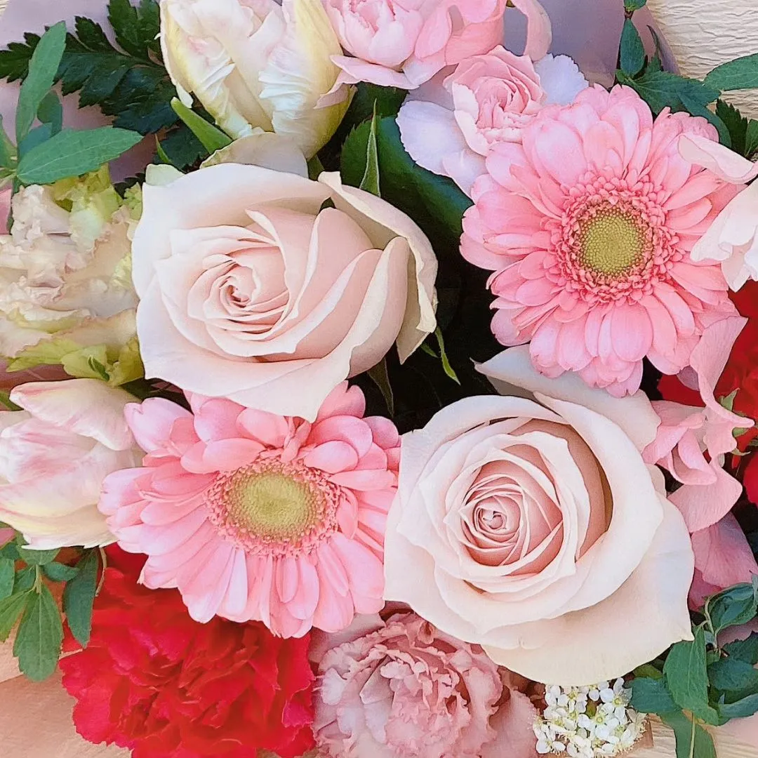 おめでたいお祝いごとに、華やかな彩りを添えます。